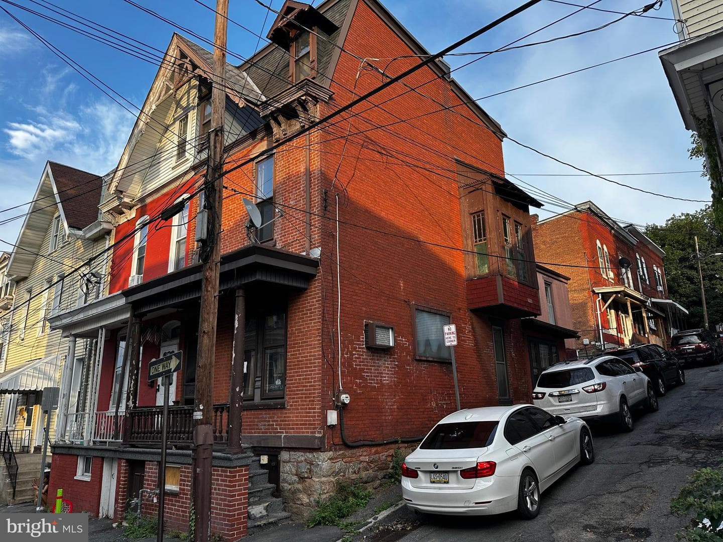 729 W Norwegian Street photo 2
