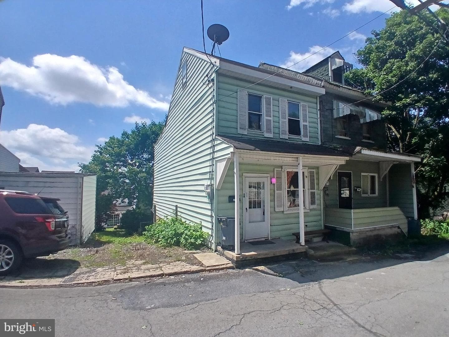 514 W Penn Street photo 2