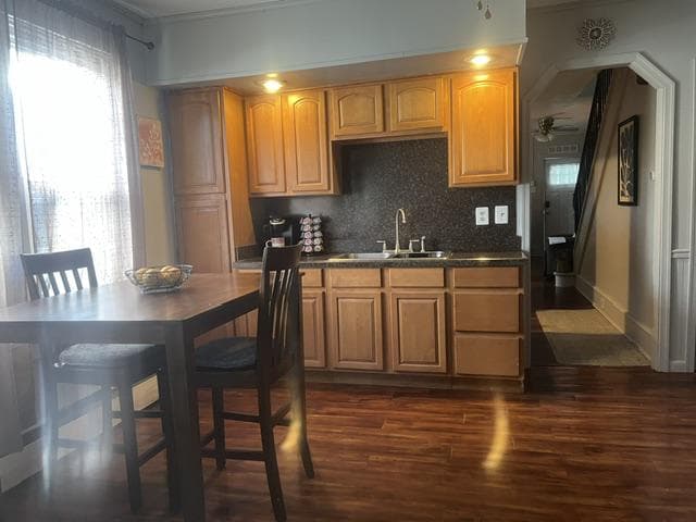 437 Hess Street photo 5