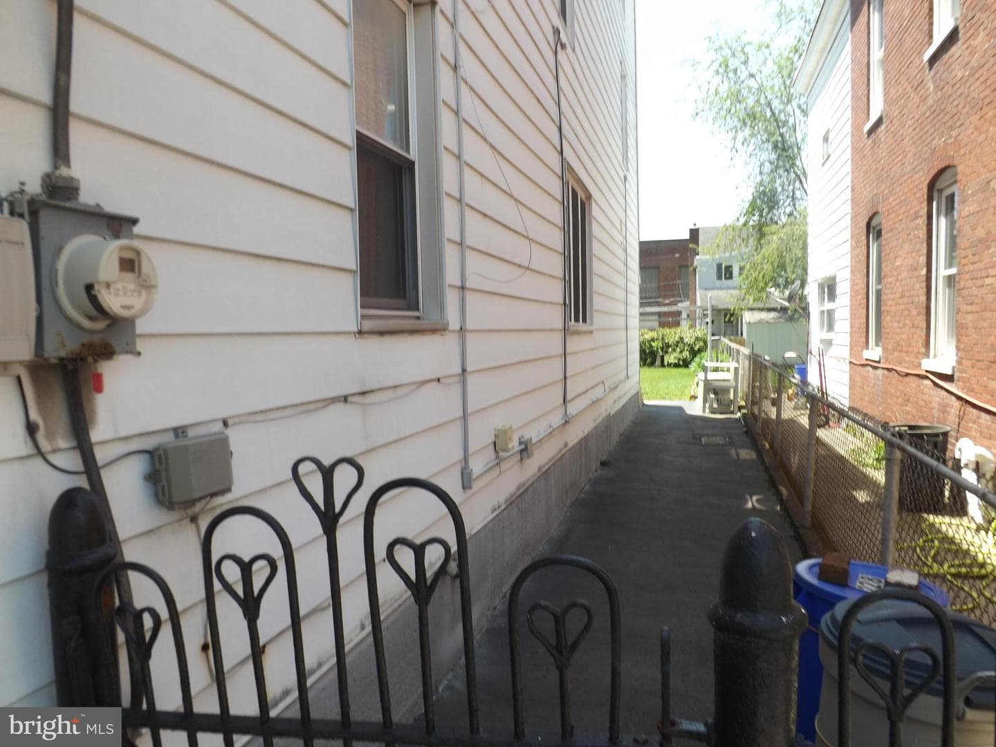 228 S Morris Street photo 5