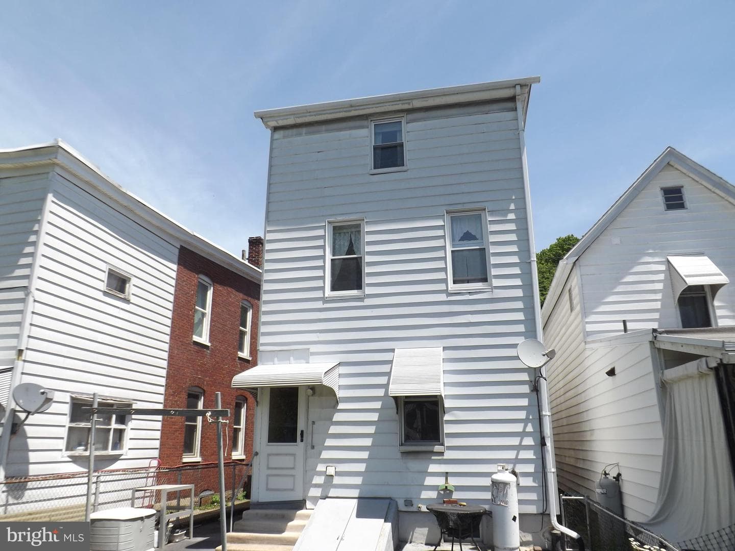 228 S Morris Street photo 8