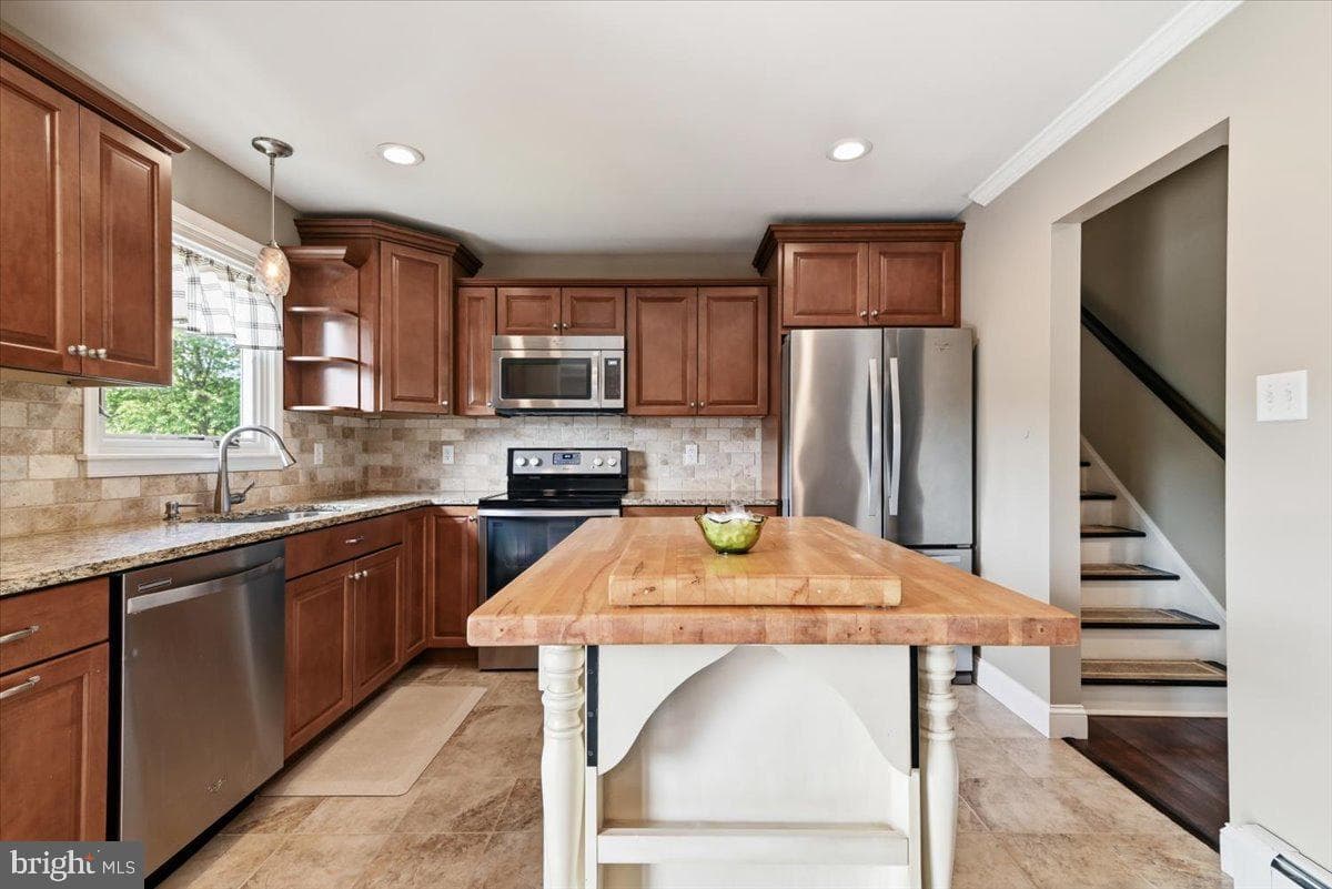 544 Maple Street photo 15