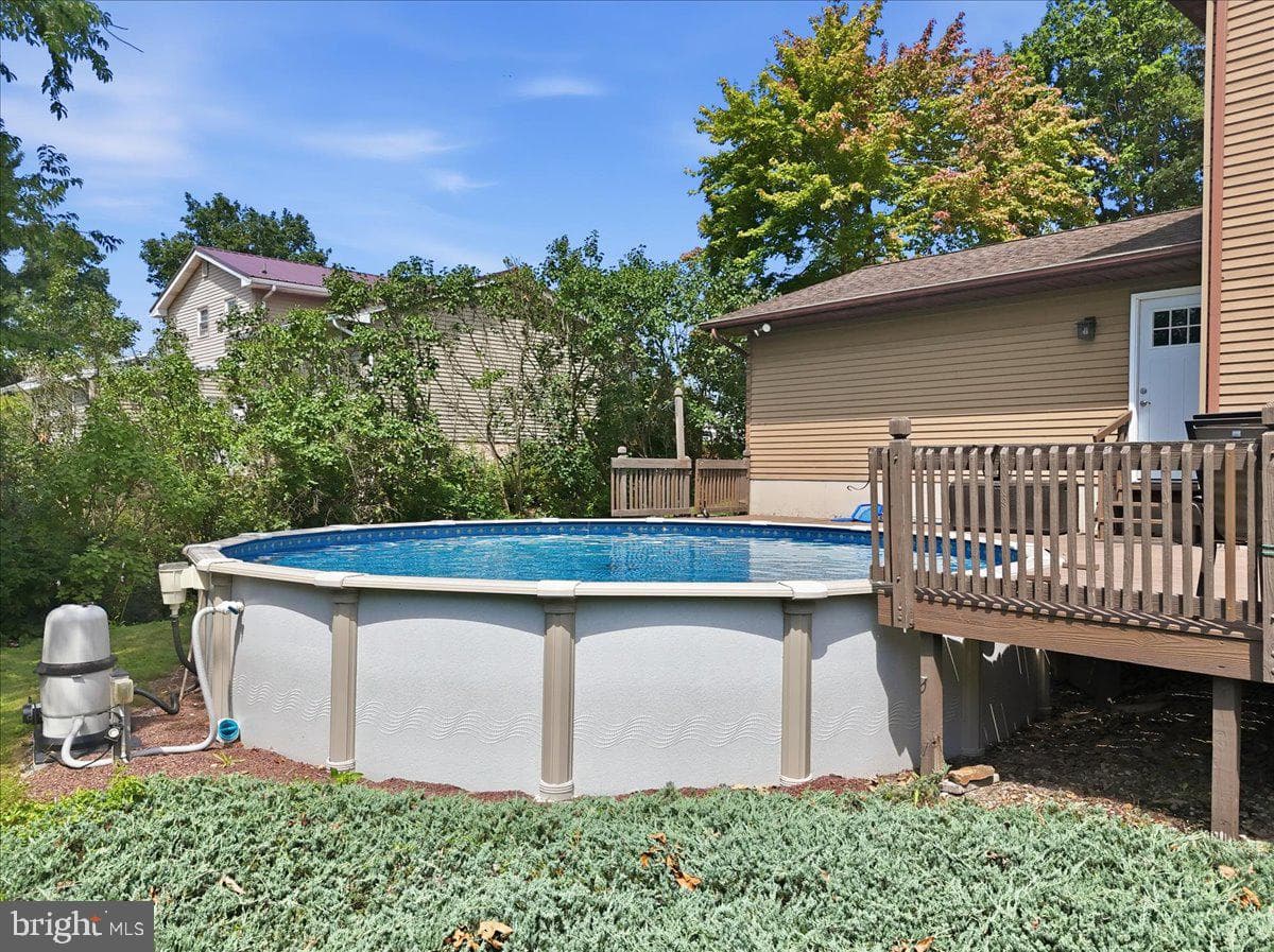 544 Maple Street photo 59