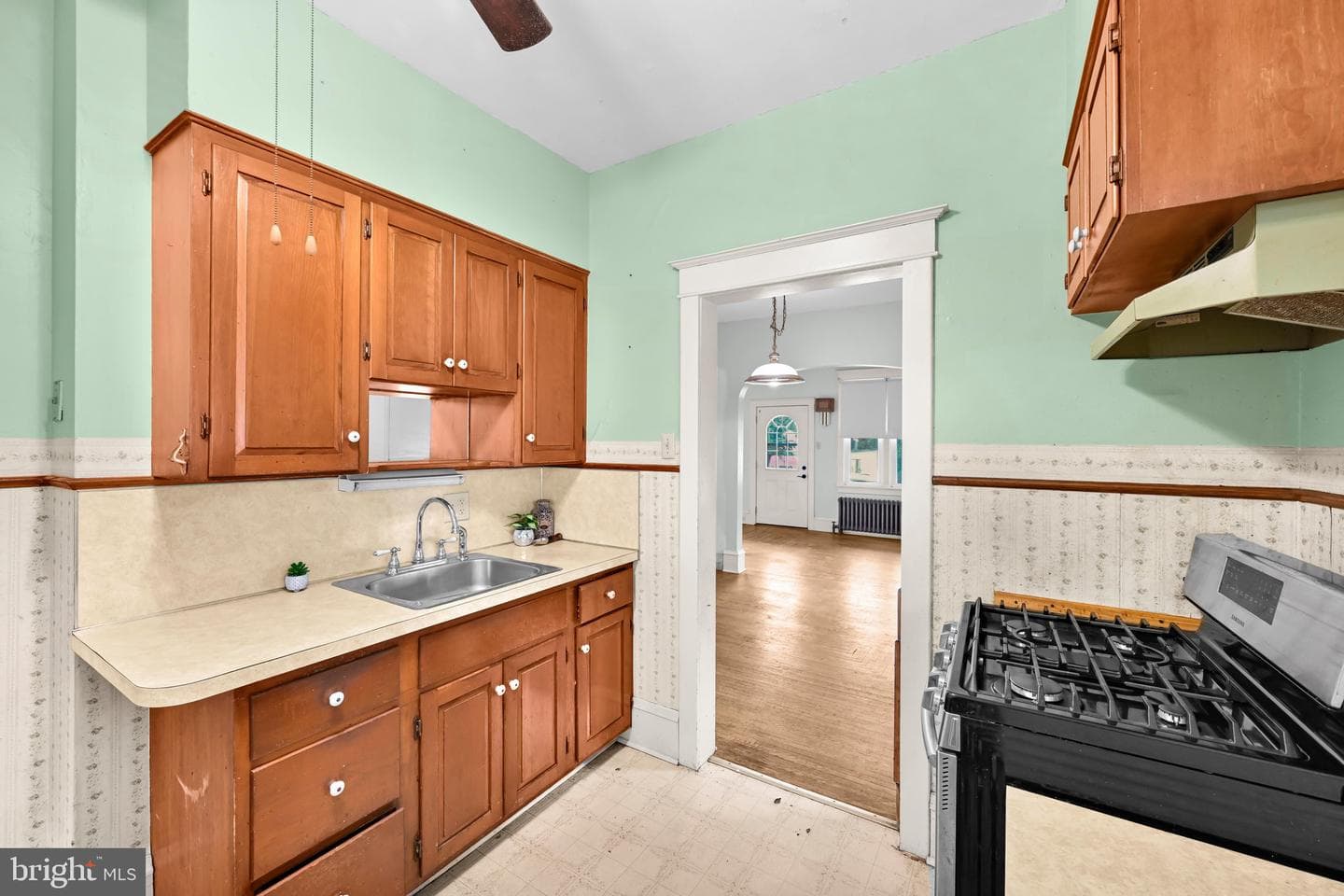 63 Grant Street photo 10