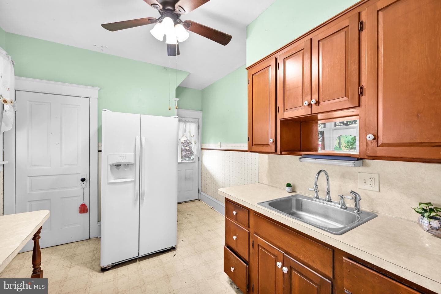 63 Grant Street photo 8