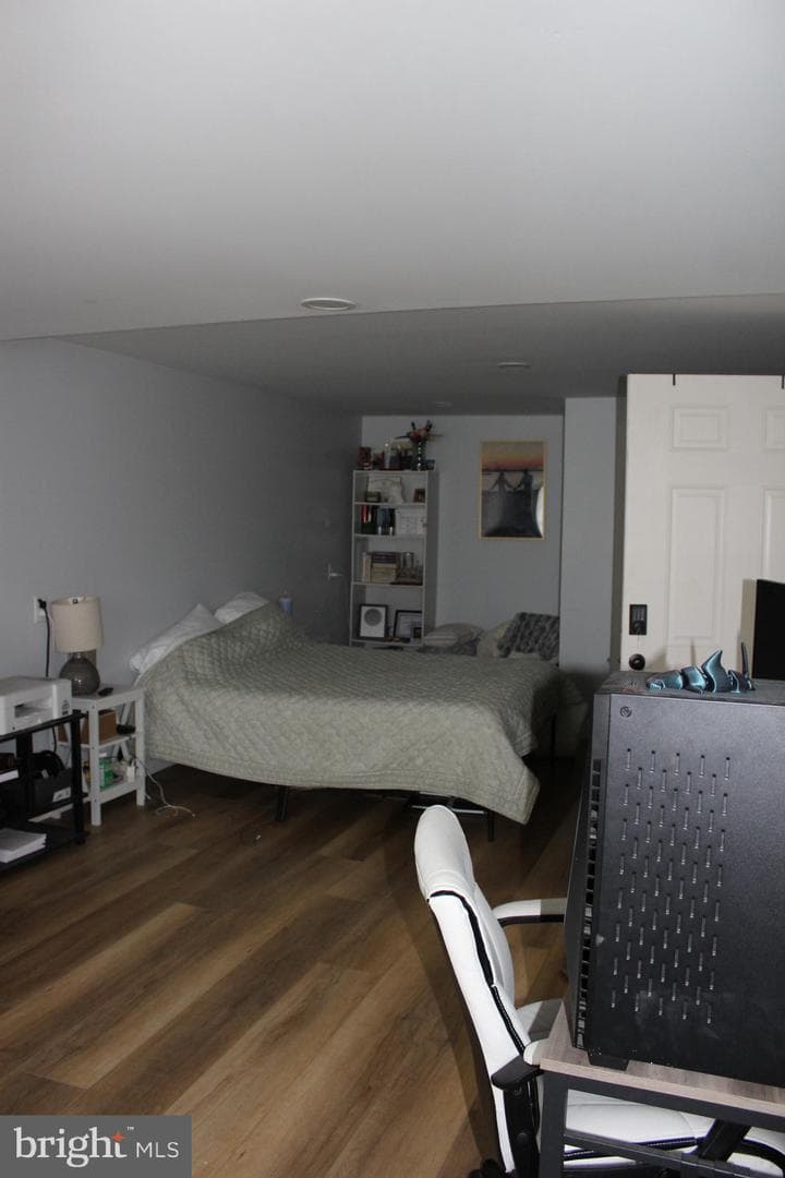 809 Fifth Street photo 23