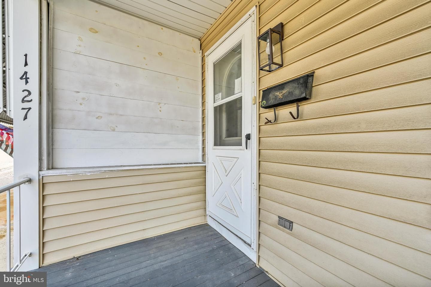 1427 Seneca Street photo 8