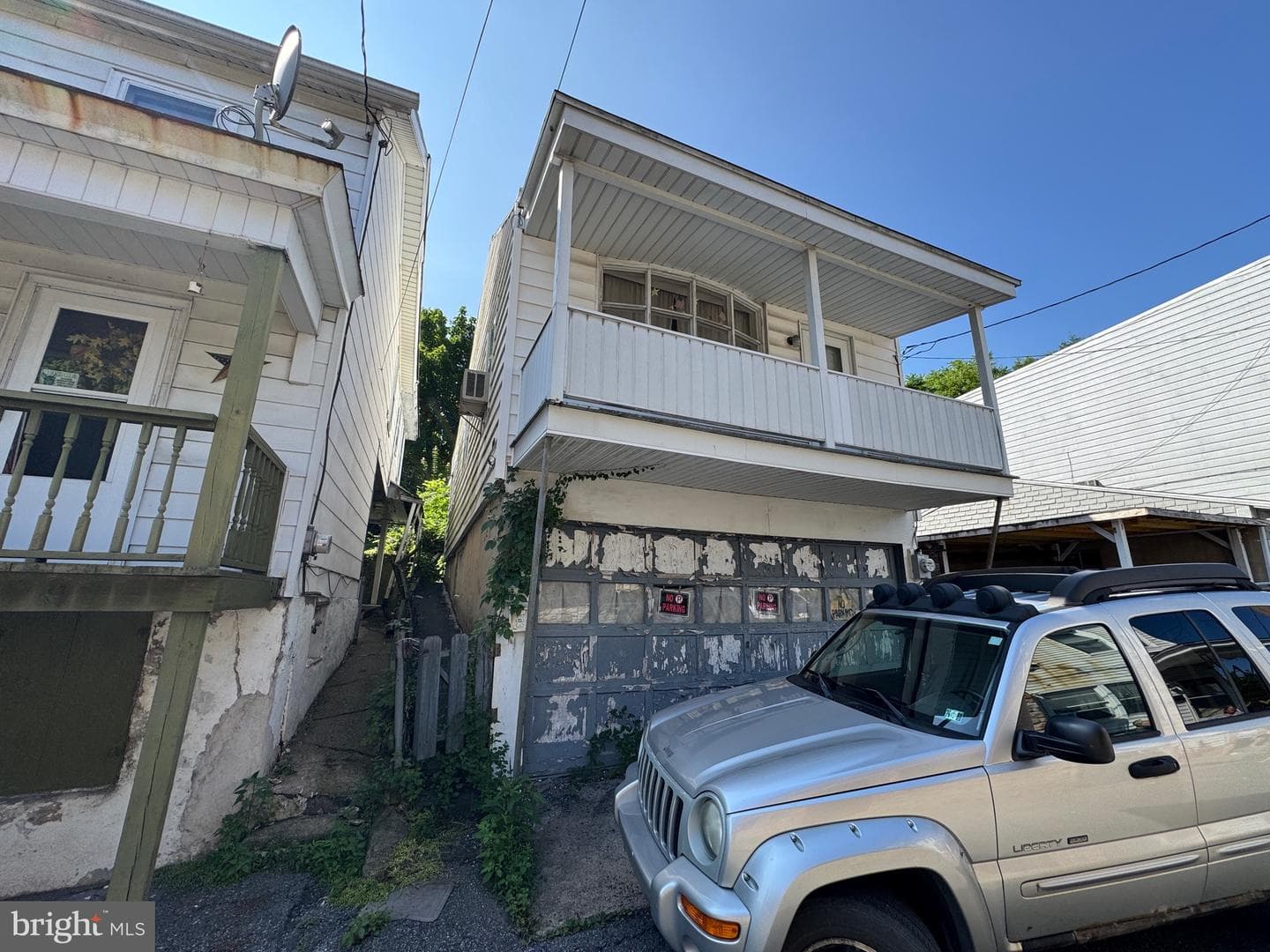 233 Middle Street photo 1