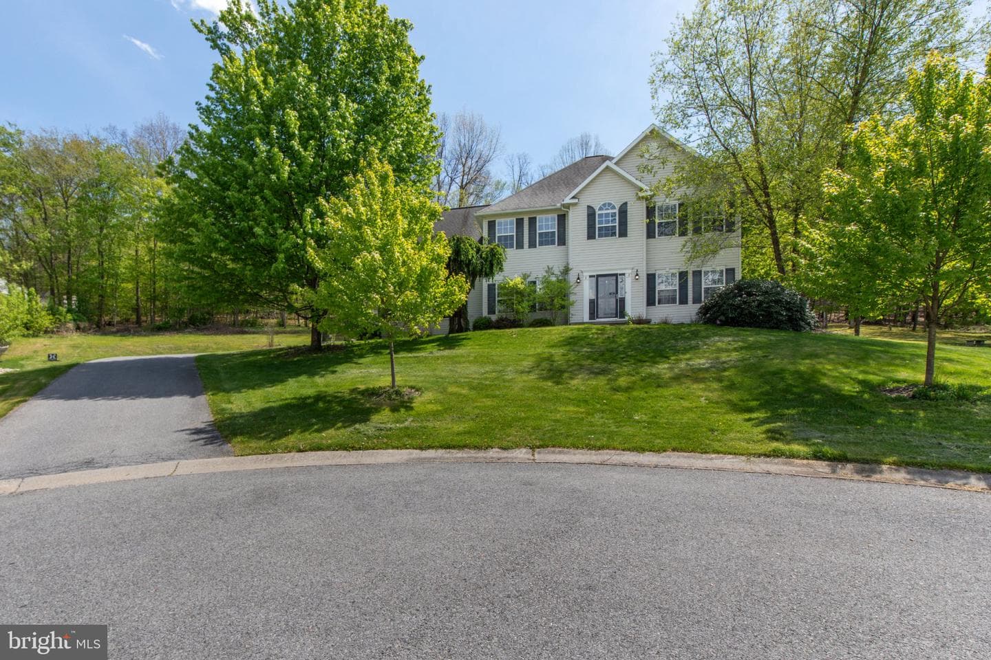 115 Holly Road photo 2