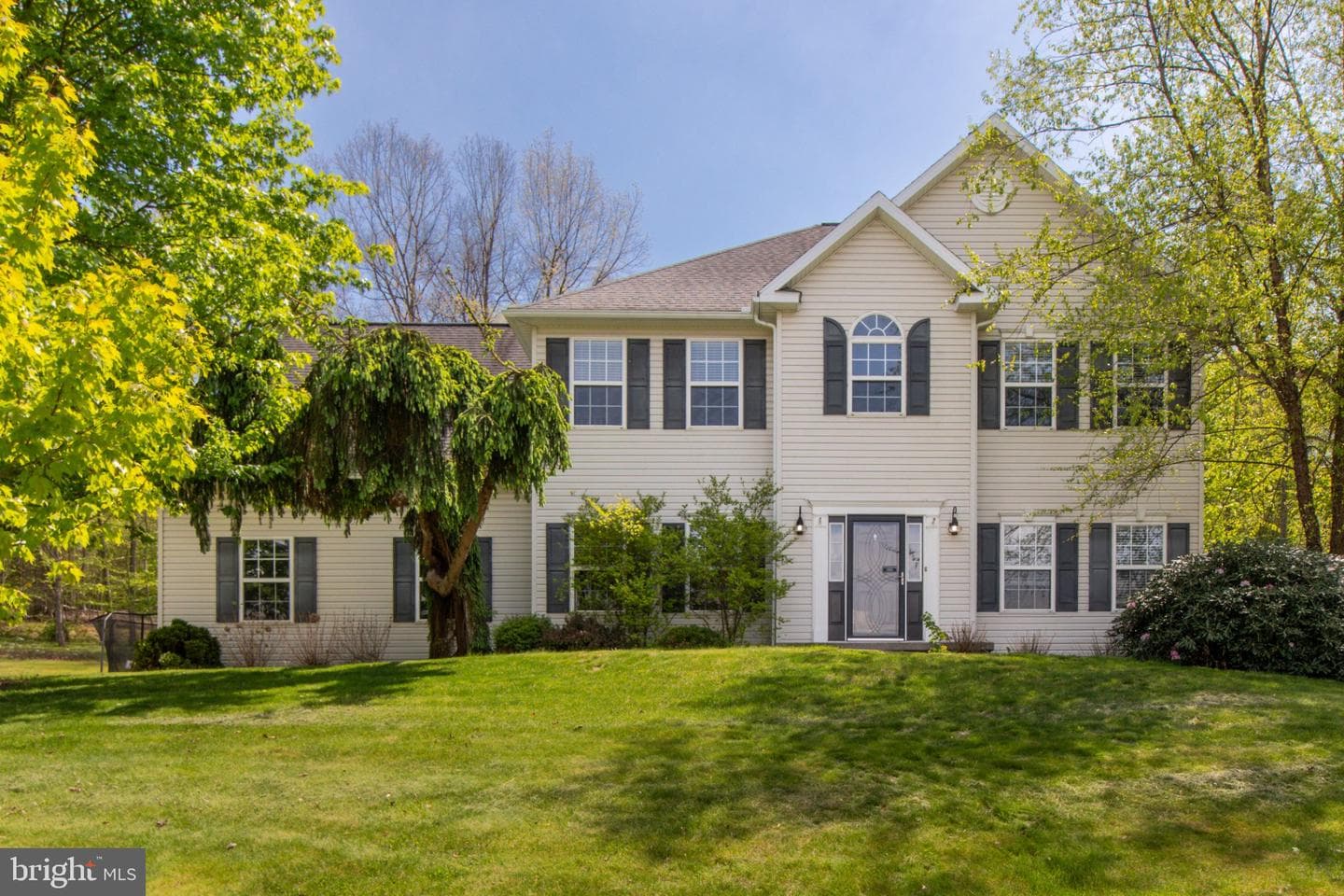 115 Holly Road photo 3