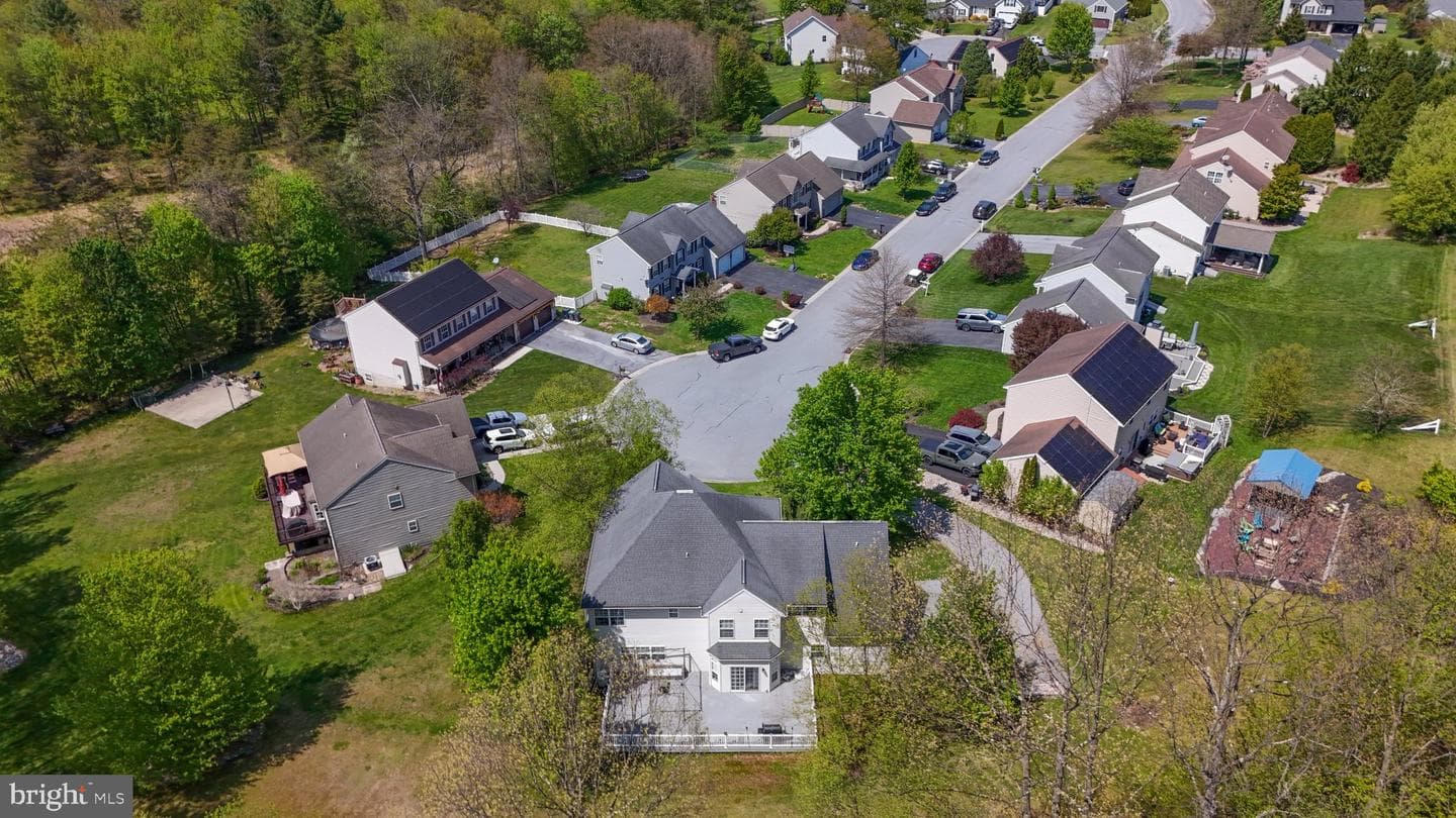 115 Holly Road photo 33