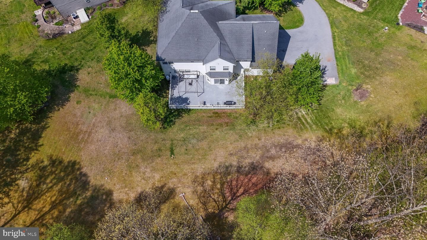 115 Holly Road photo 35