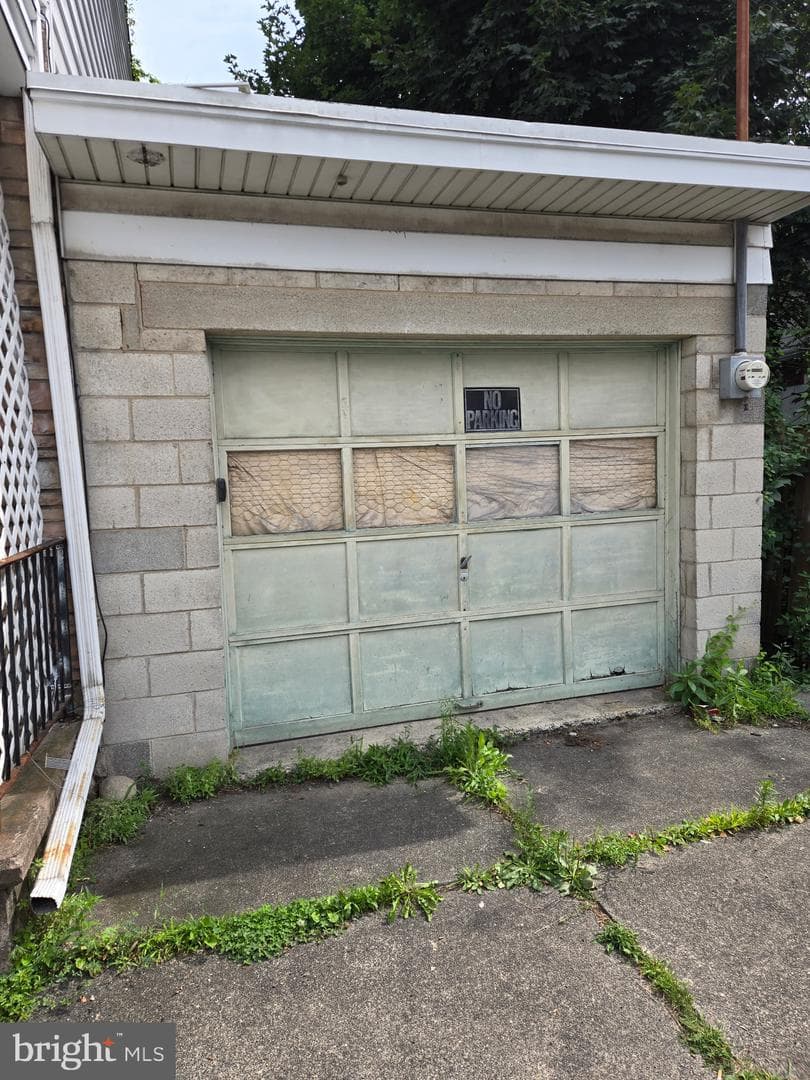 1012 E Market Street photo 1