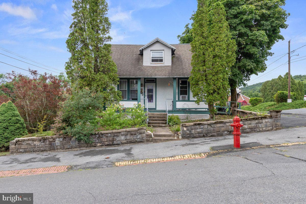 230 N 2nd Street photo 1