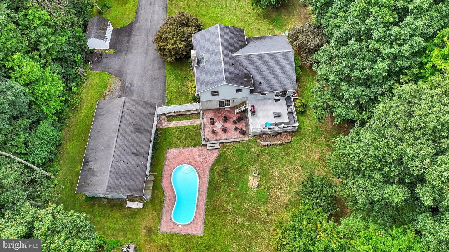 696 Pine Hill Road photo 1