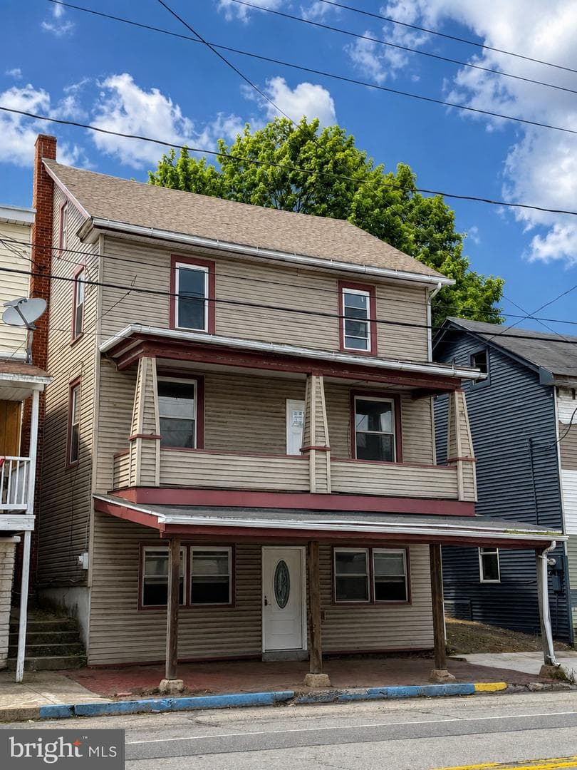 17 E Grand Avenue photo 1