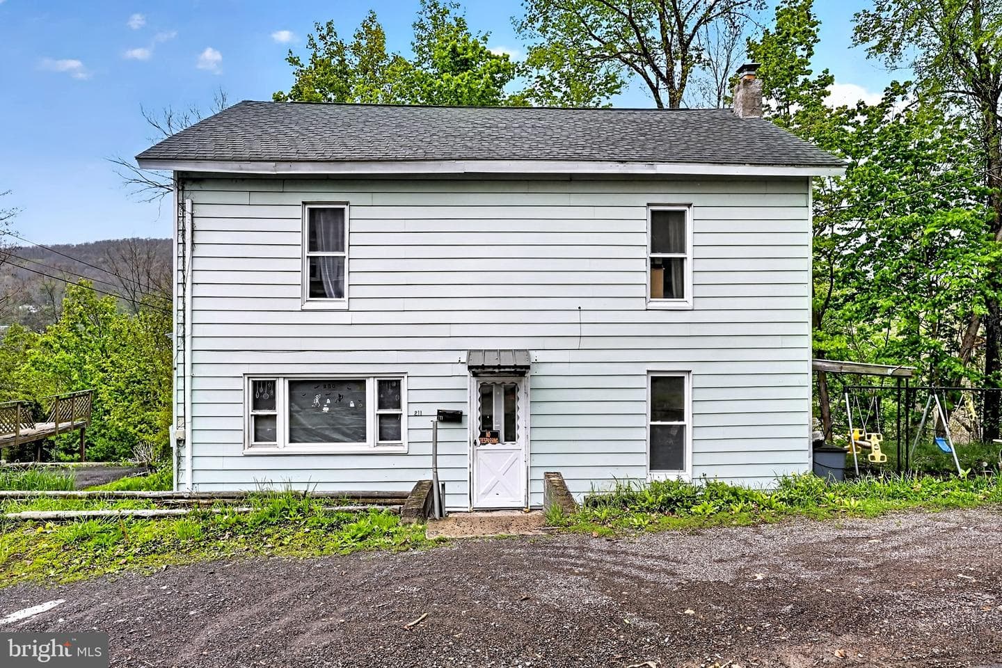 211 E Church St photo 4