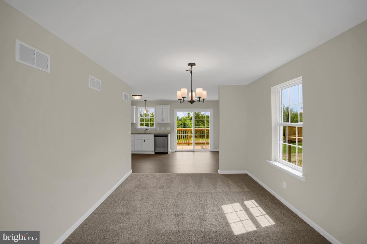 81 St Andrews Way photo 4