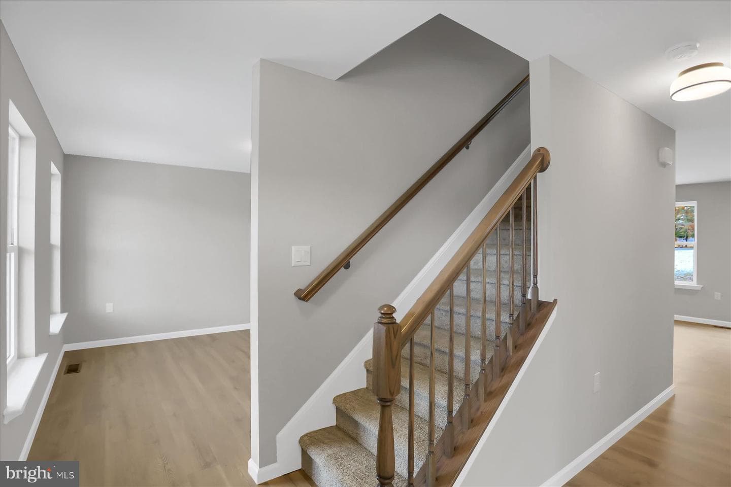 594 Augusta Drive photo 4