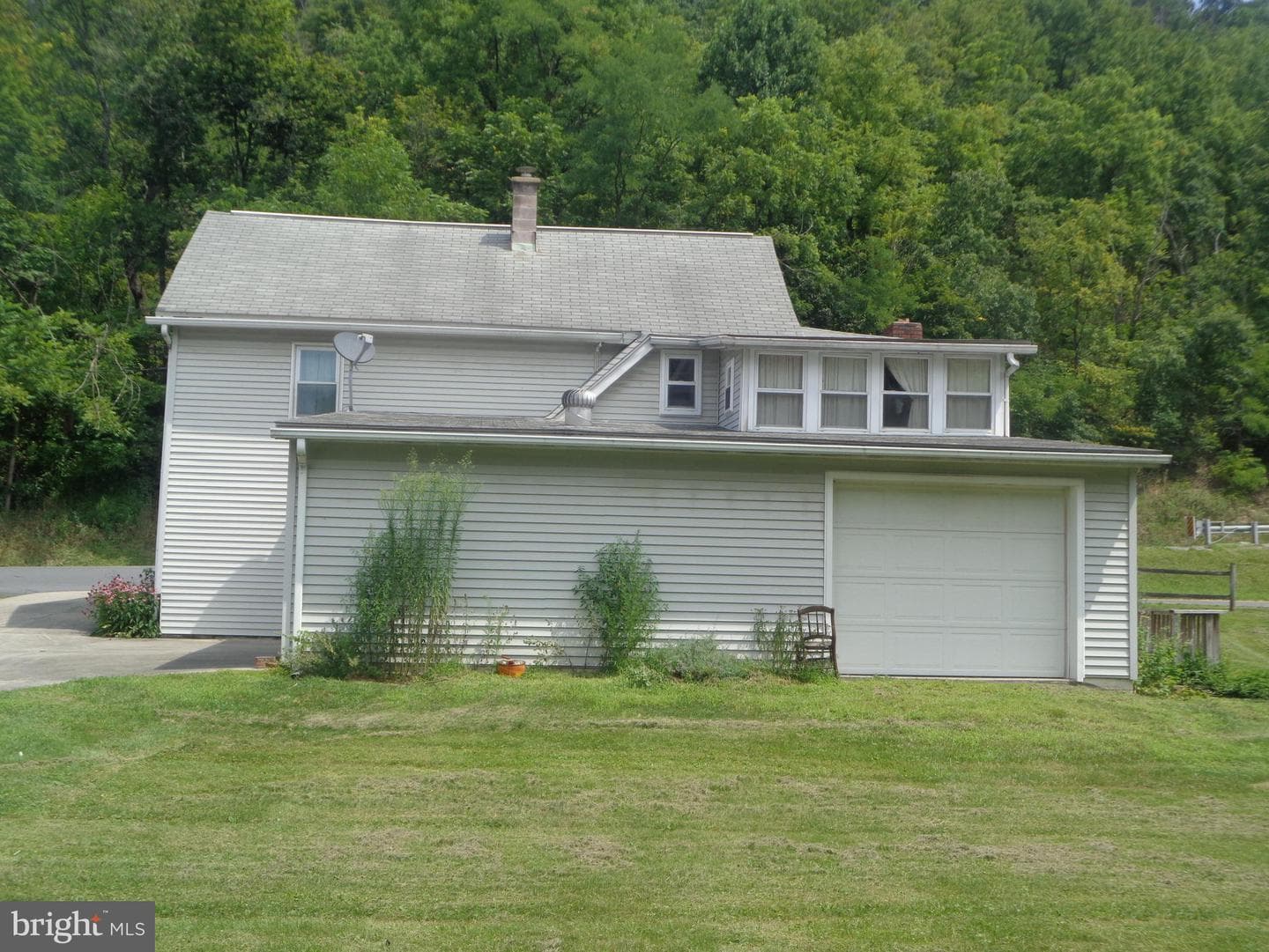 52 Brown Street N photo 32