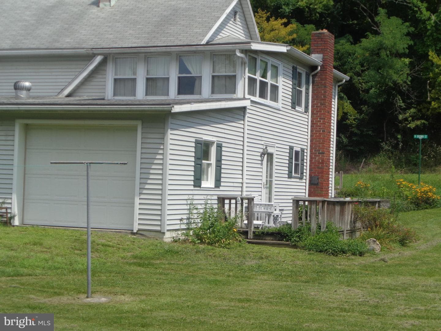 52 Brown Street N photo 33