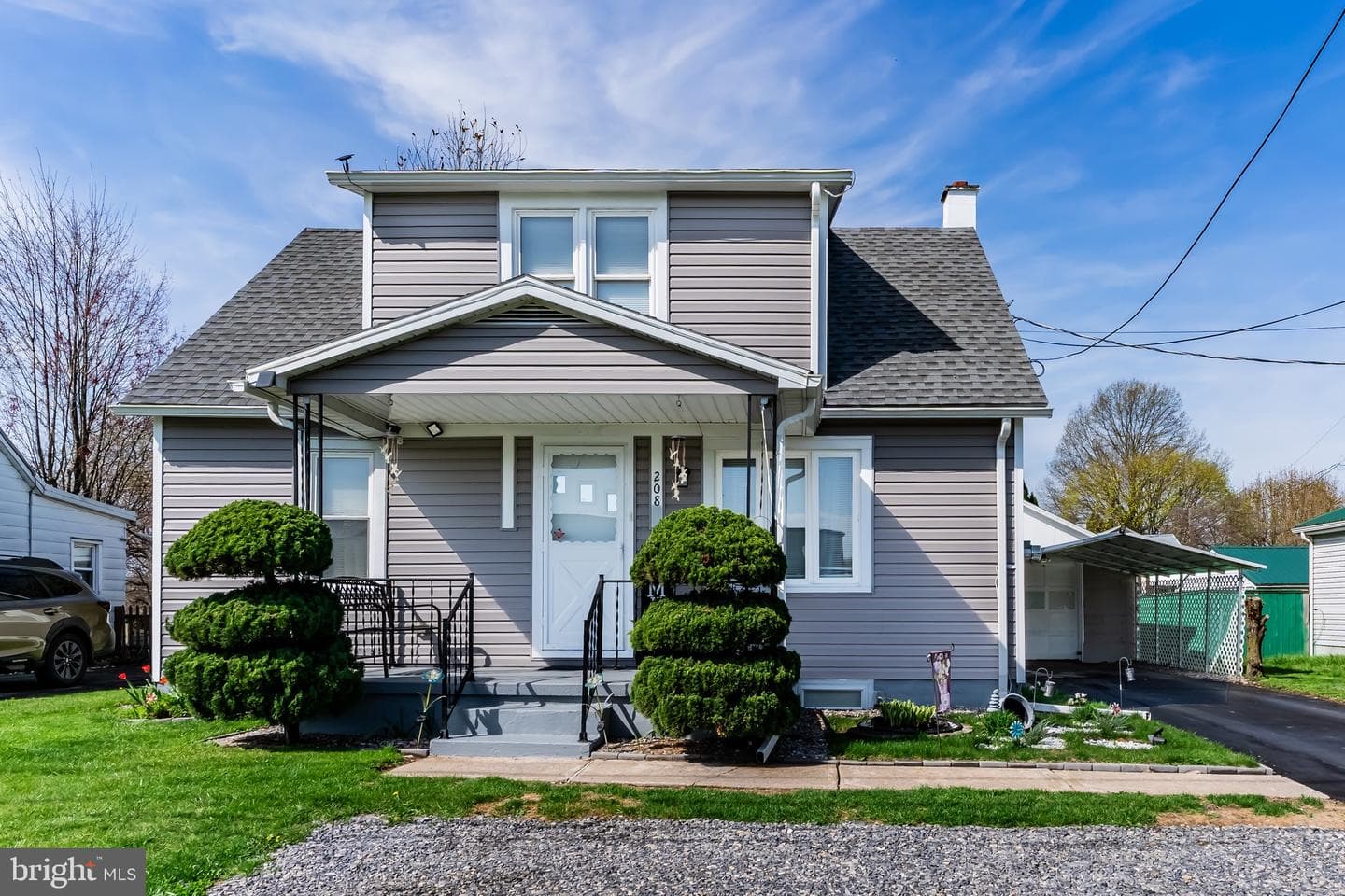 208 Airport Road photo 1
