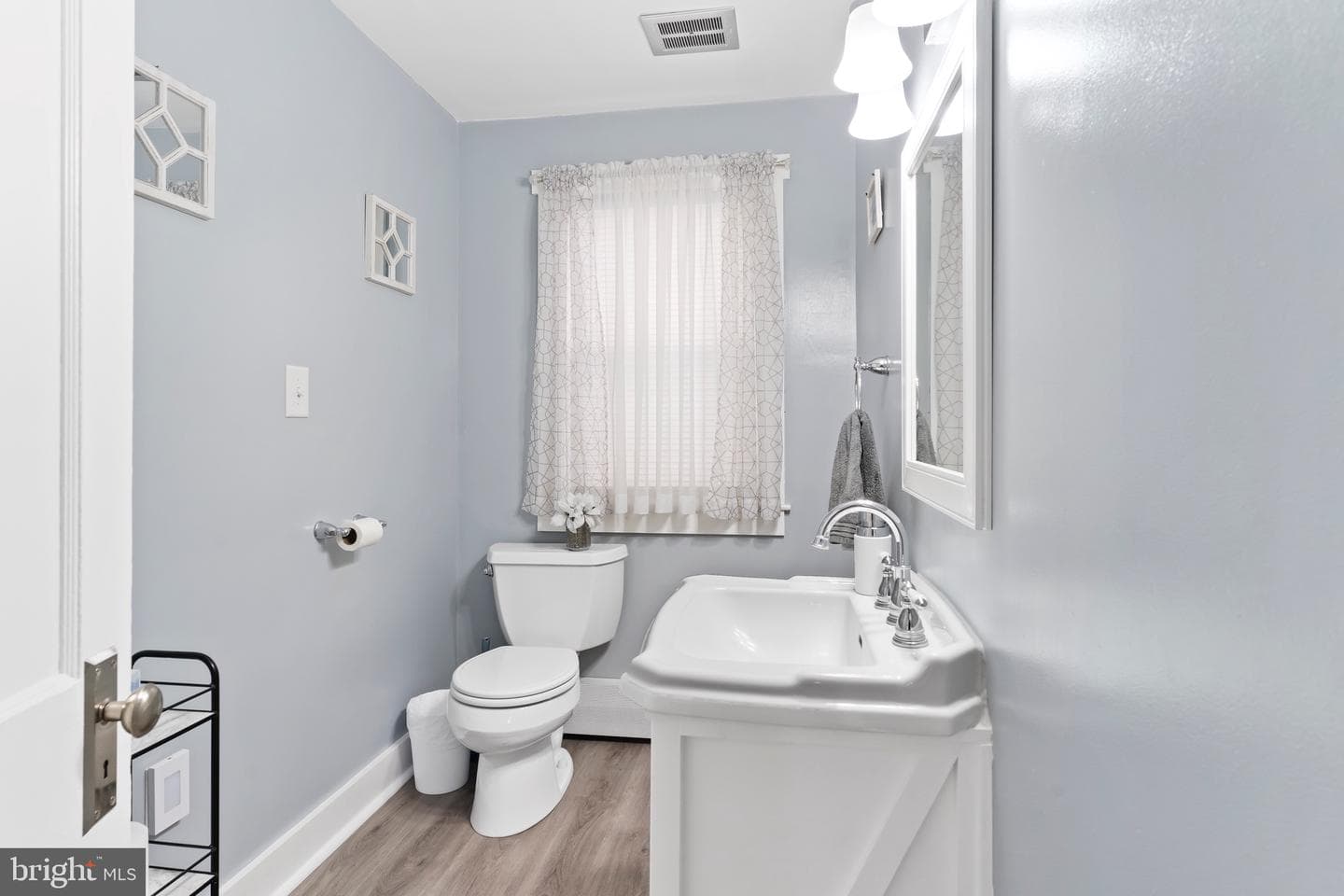 208 Airport Road photo 14