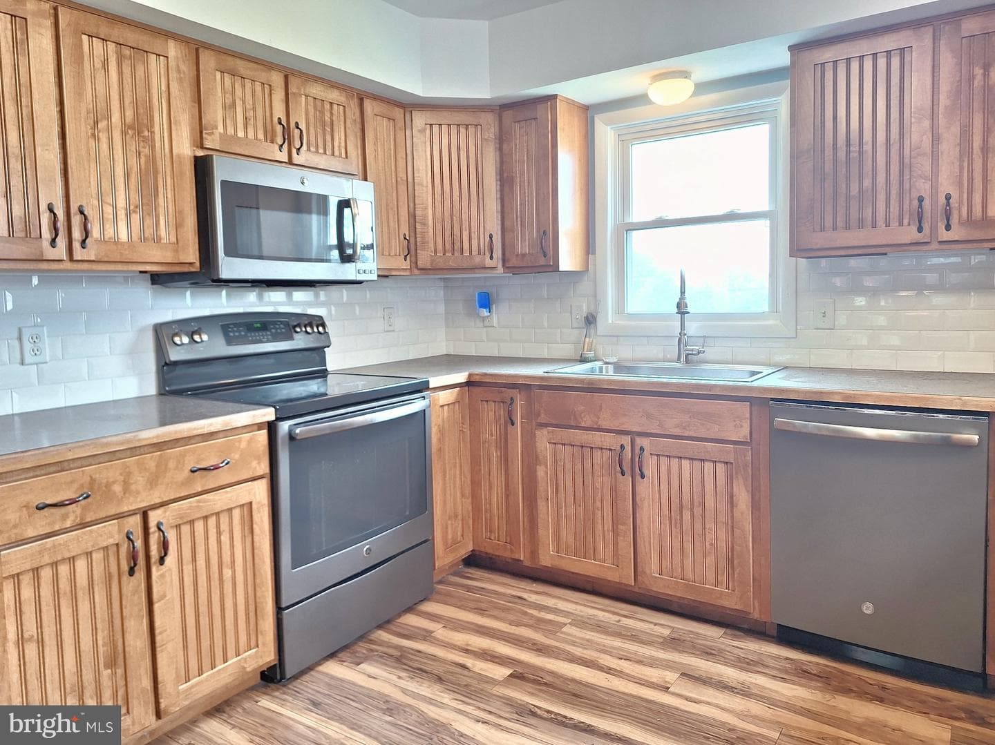 283 Skyline Avenue photo 4