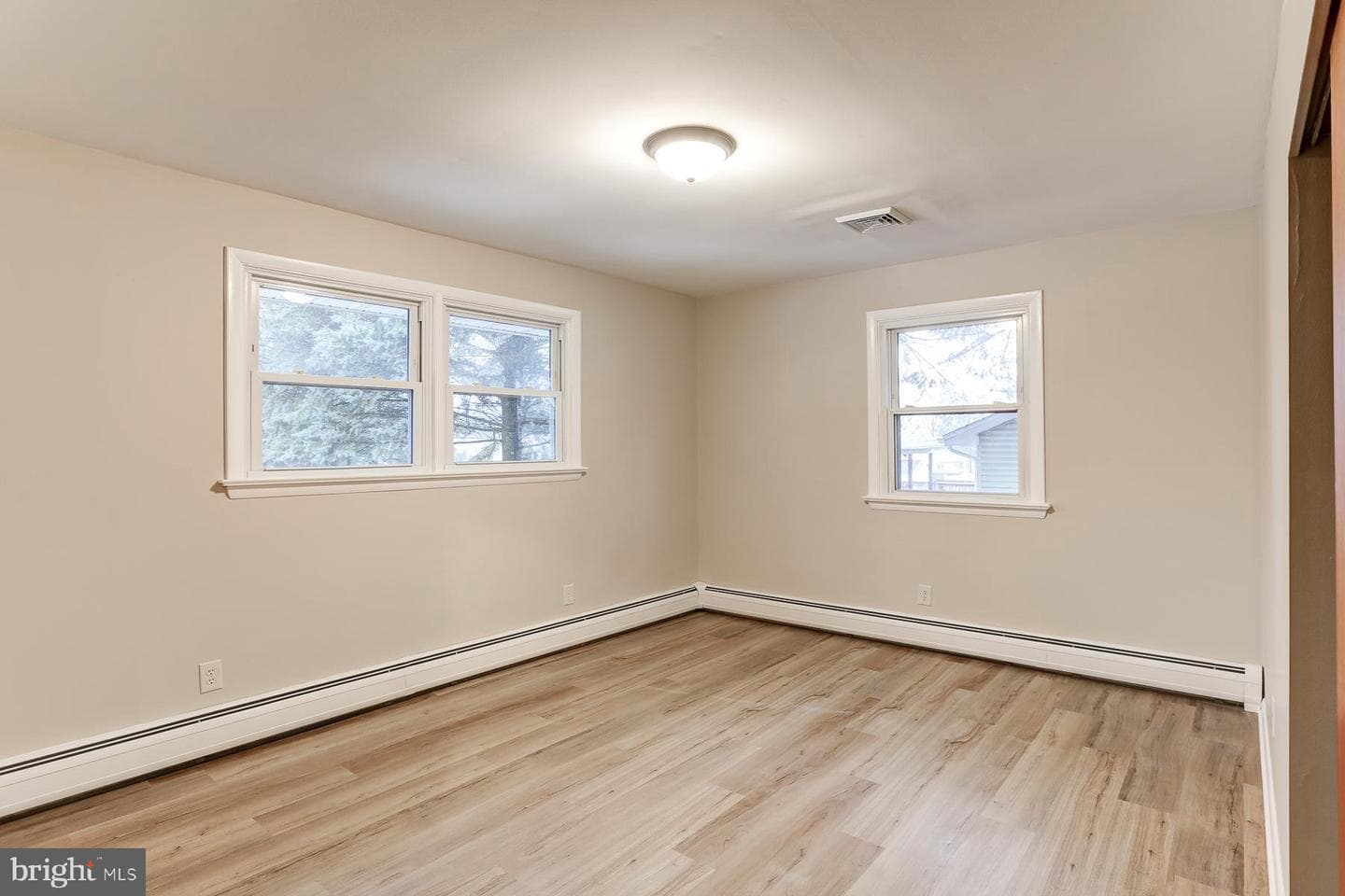 309 Hillcrest Drive photo 18