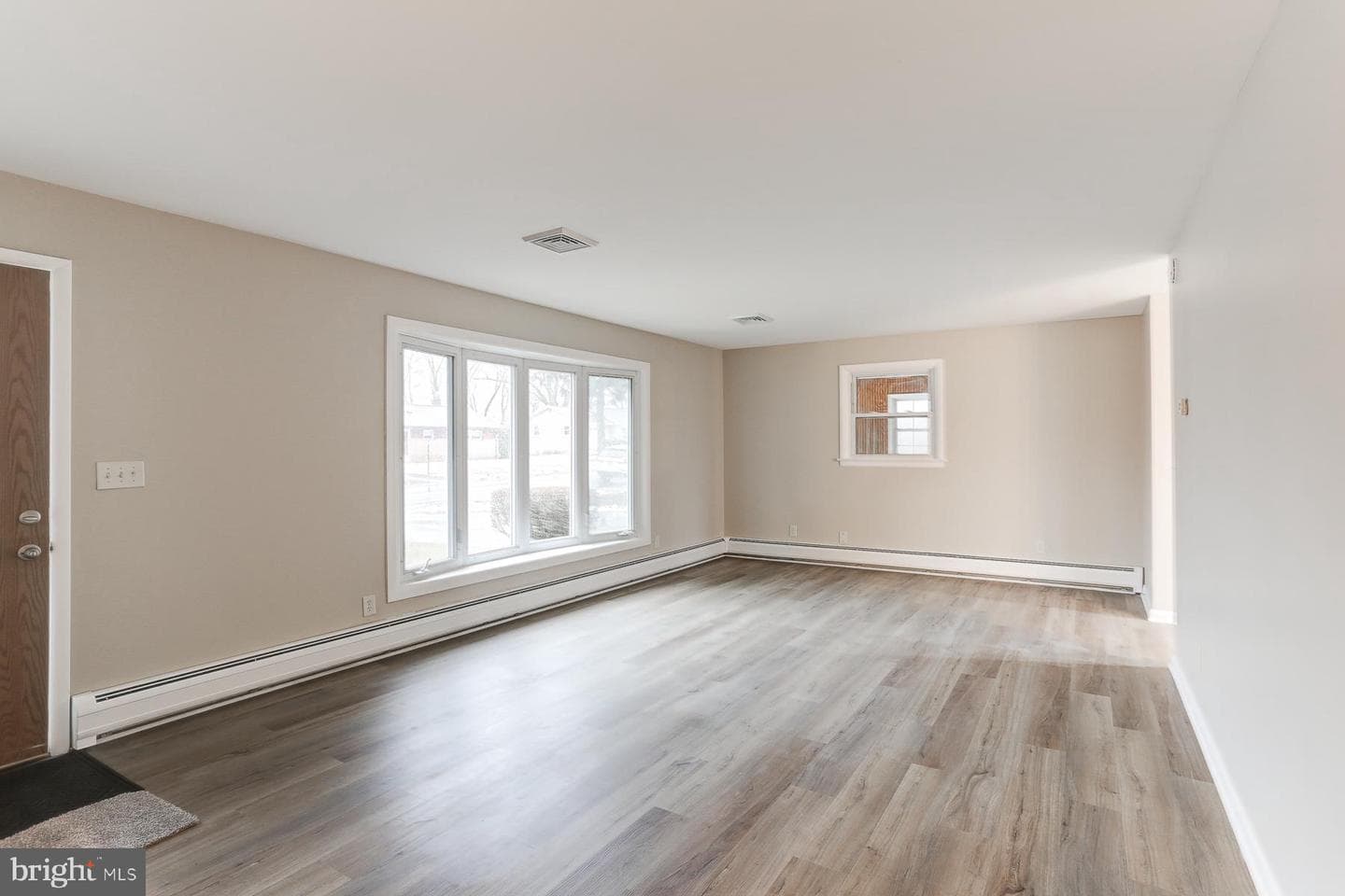 309 Hillcrest Drive photo 2