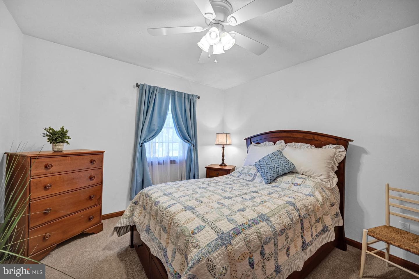 550 E Walnut Street photo 22