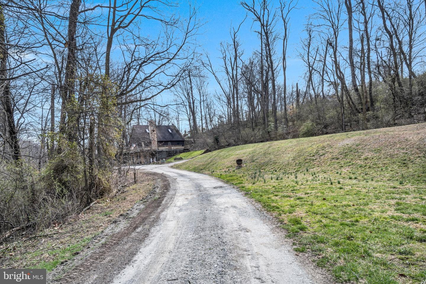 1142 Trinity North Road photo 2