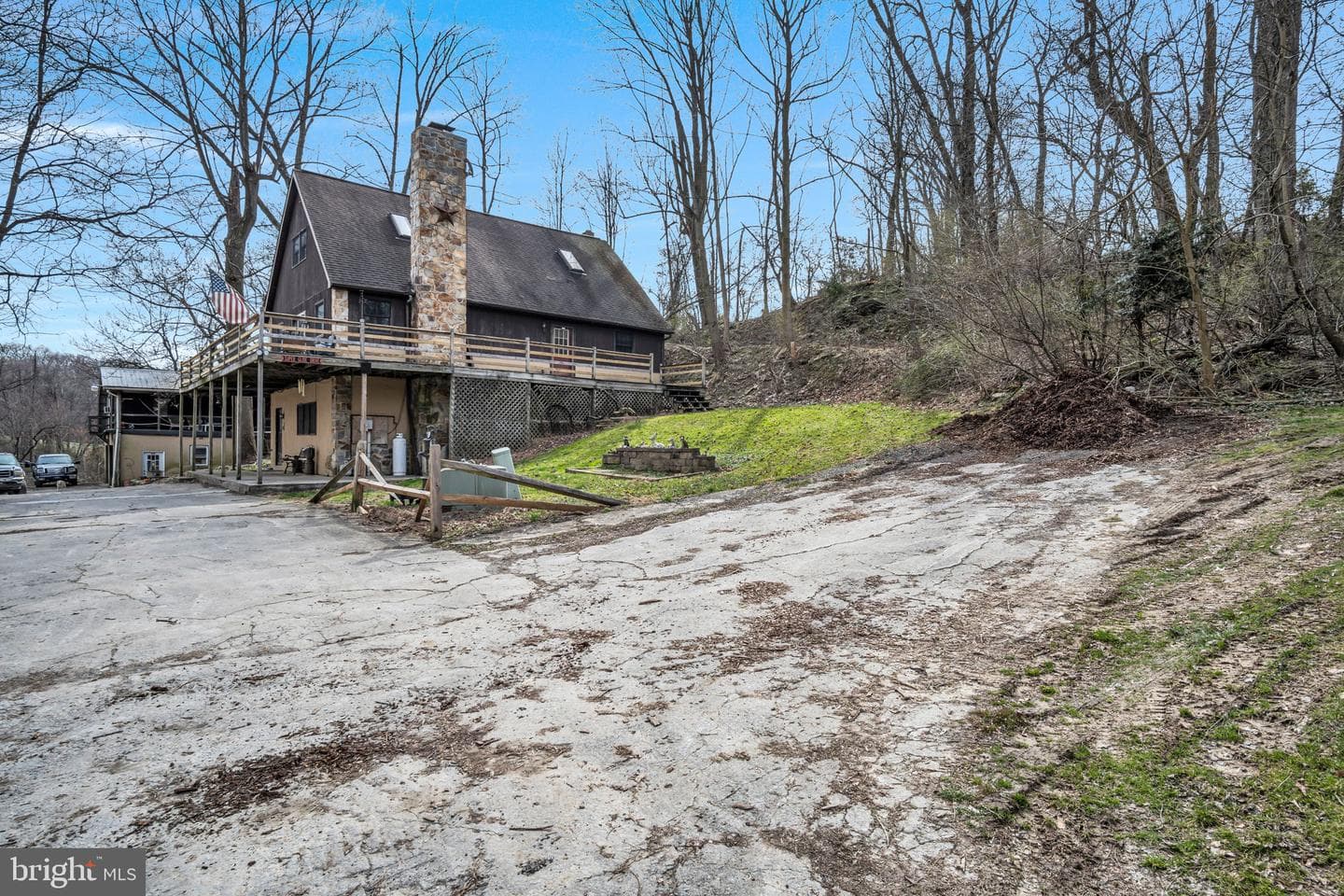 1142 Trinity North Road photo 3