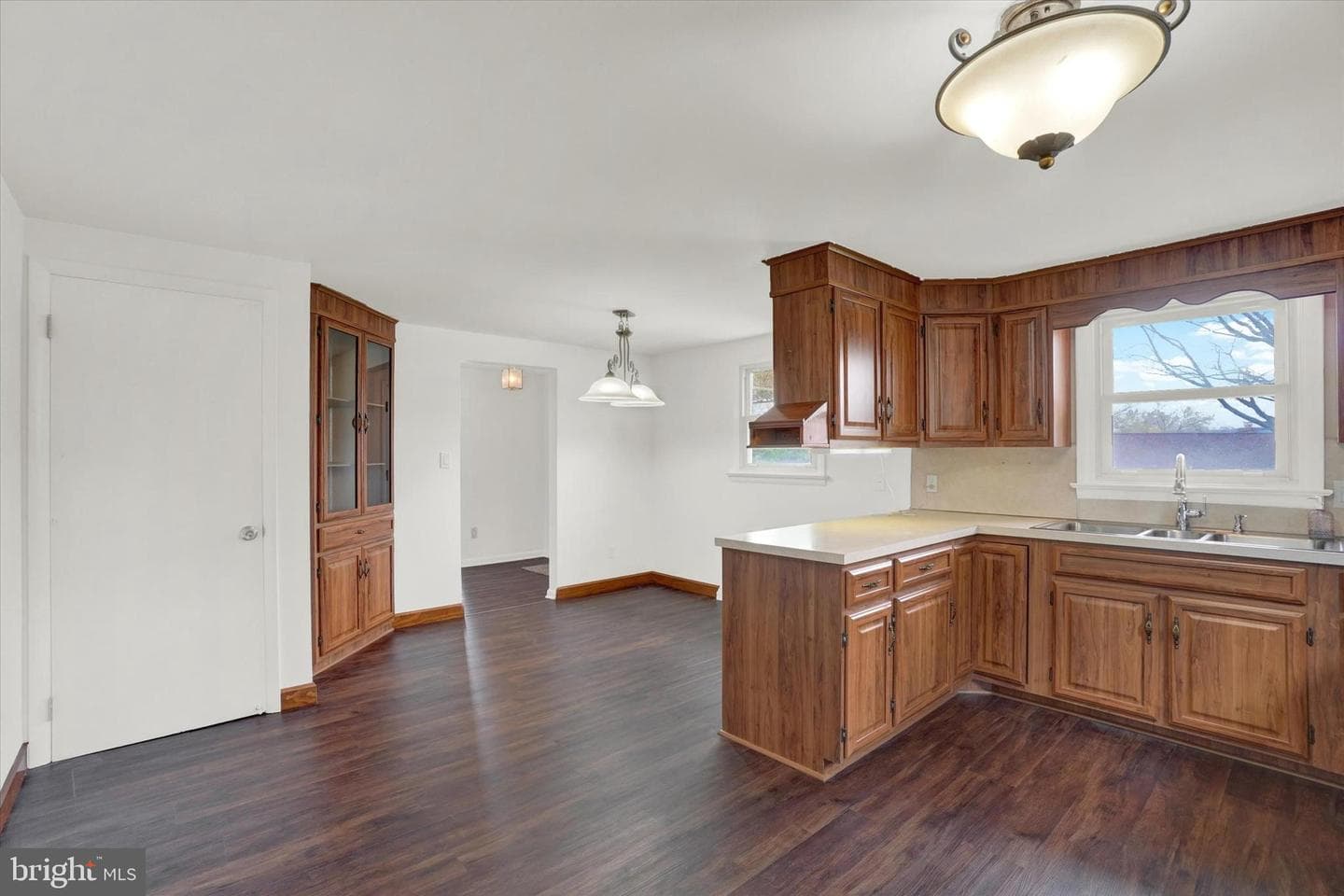 500 Maywood Road photo 15