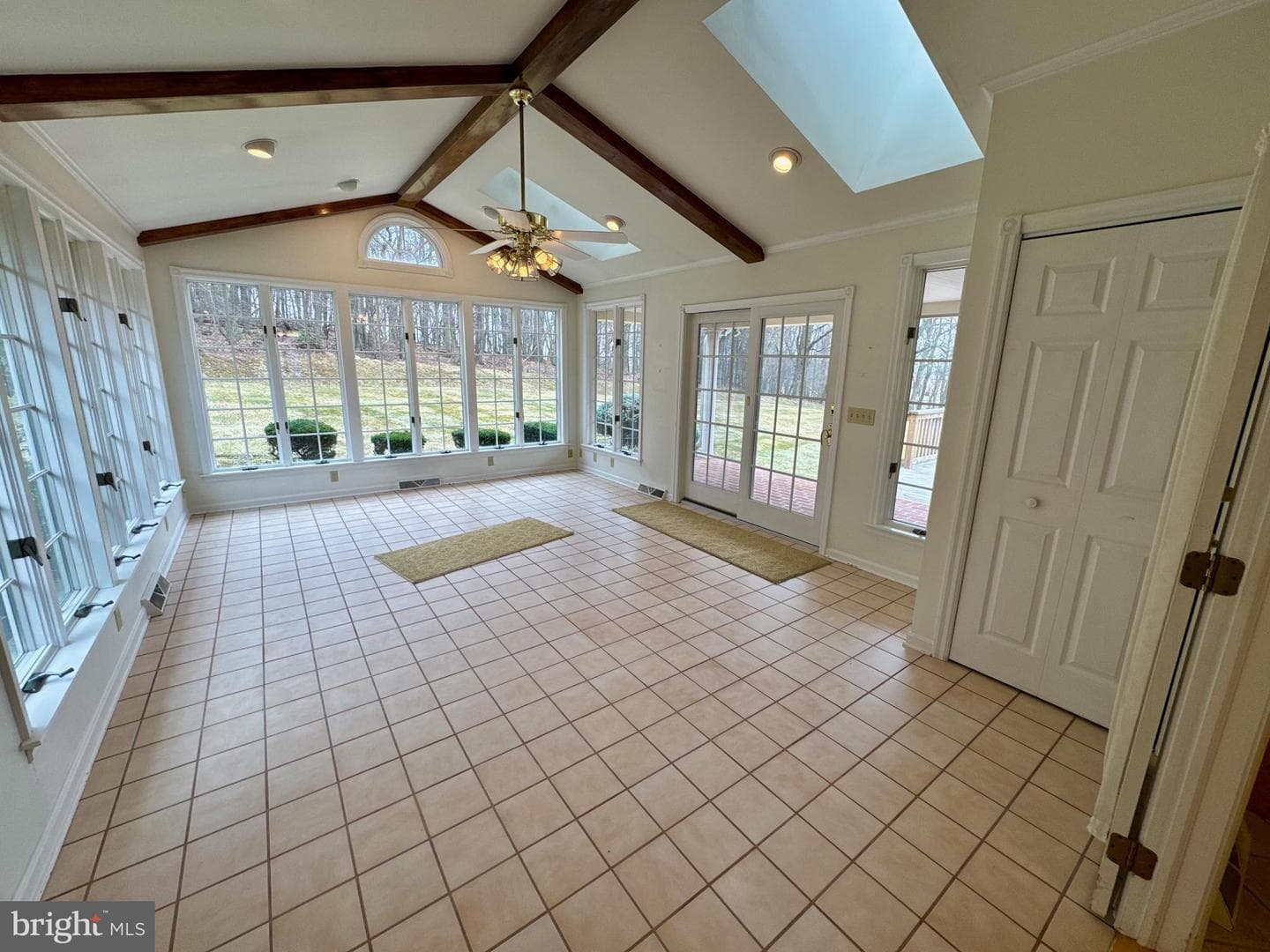 108 Thomas Avenue photo 10