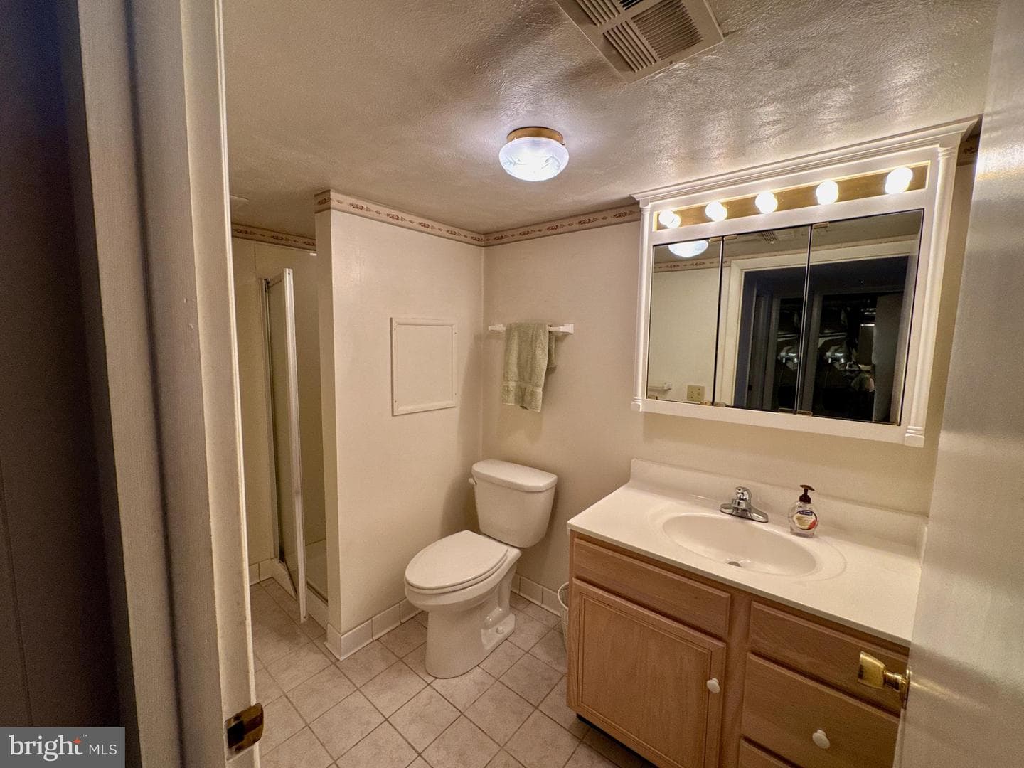 108 Thomas Avenue photo 35