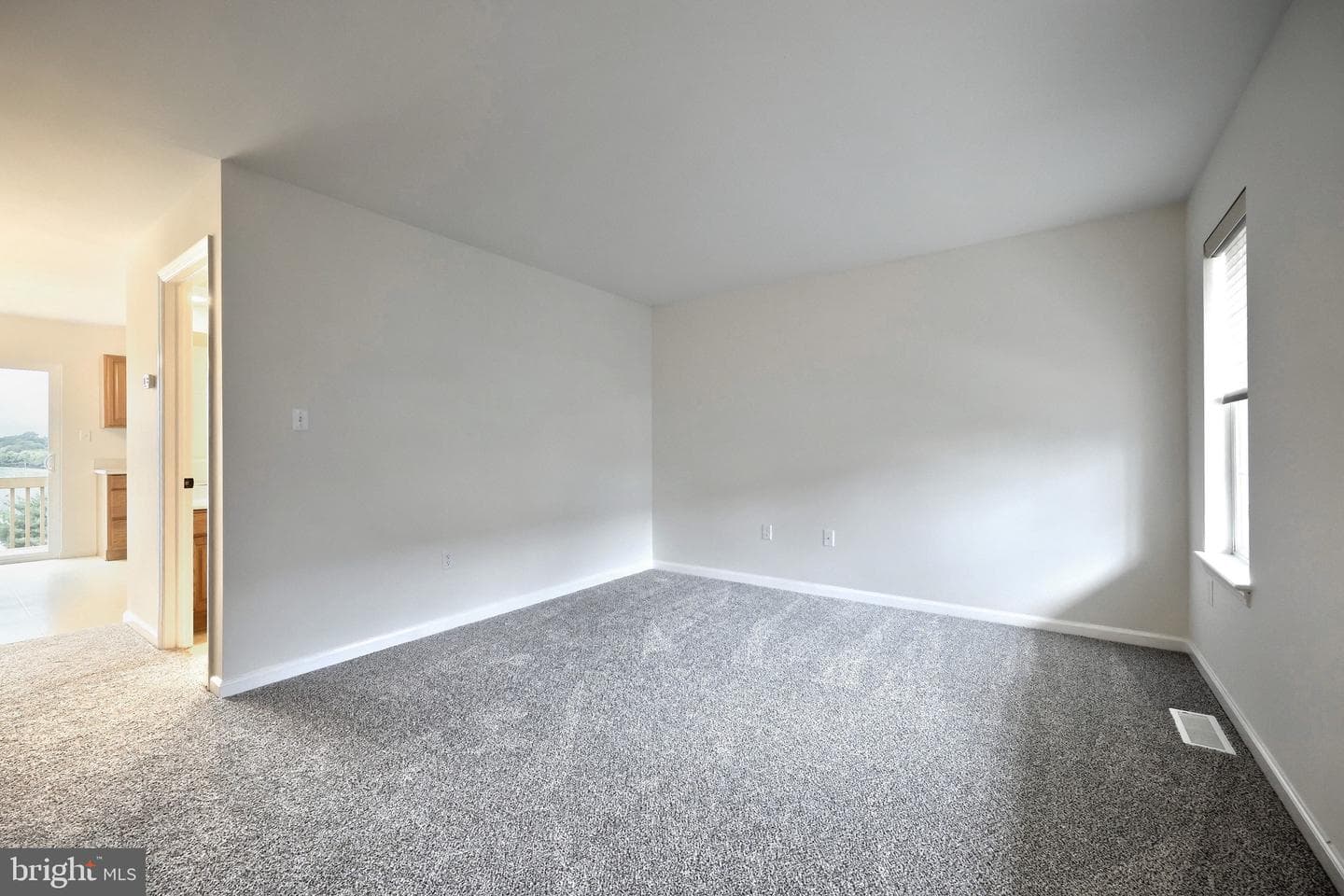1083 Hearthridge Lane photo 17