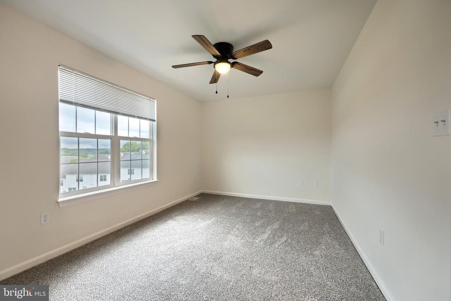 1083 Hearthridge Lane photo 27