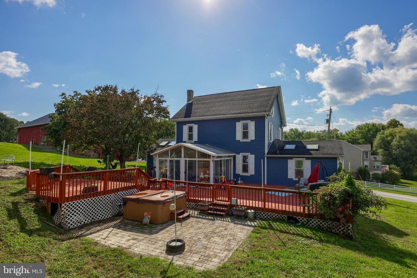 595 Dietz Road photo 28