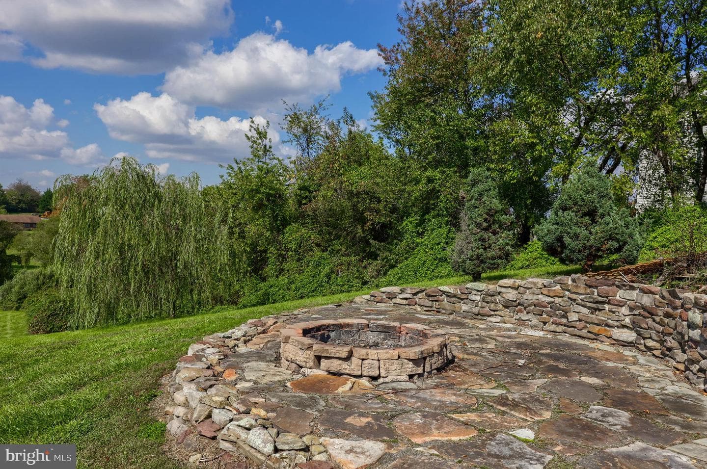 595 Dietz Road photo 32