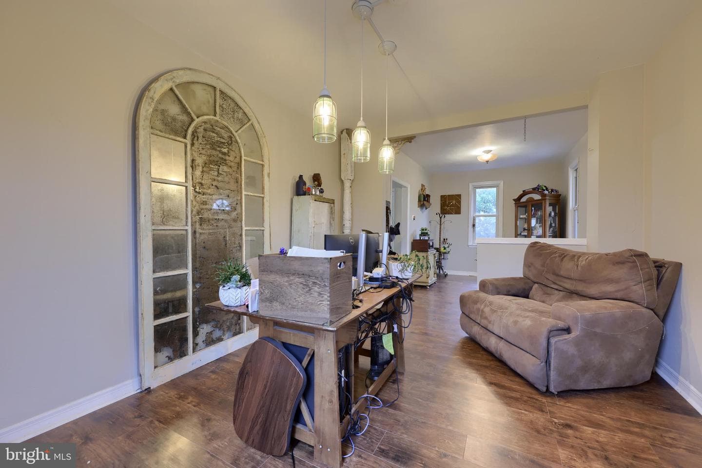 595 Dietz Road photo 6