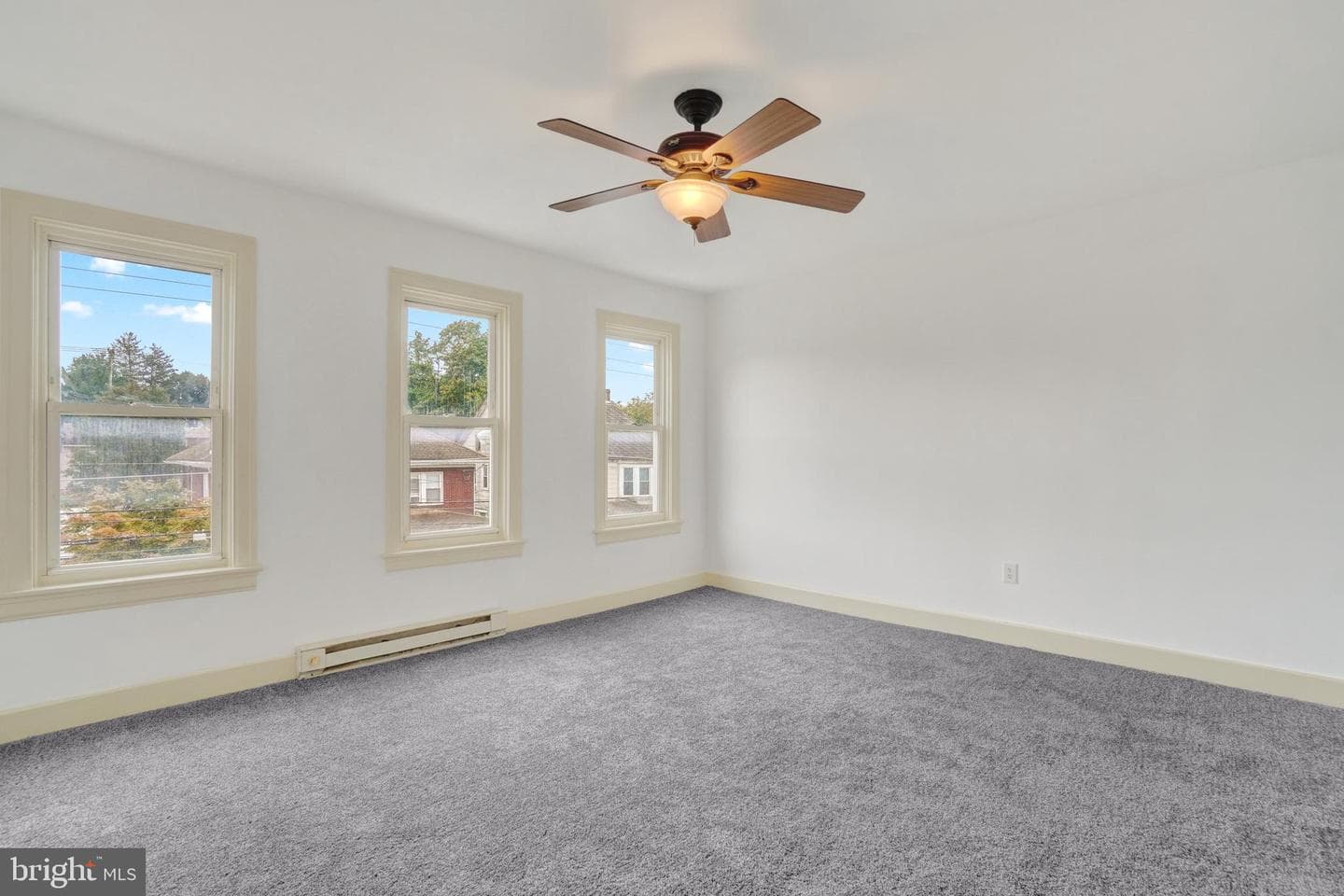 1543 W King Street photo 10