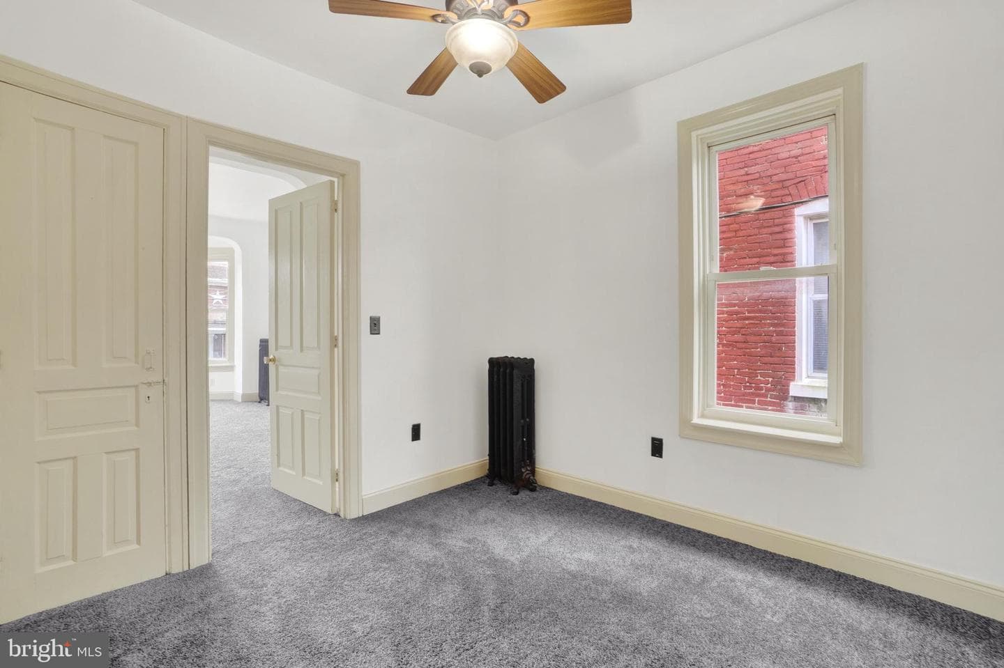 1543 W King Street photo 13