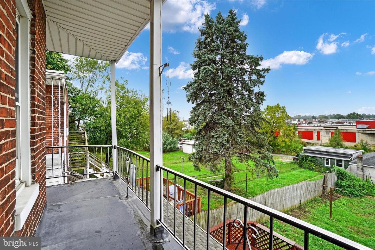 1543 W King Street photo 2