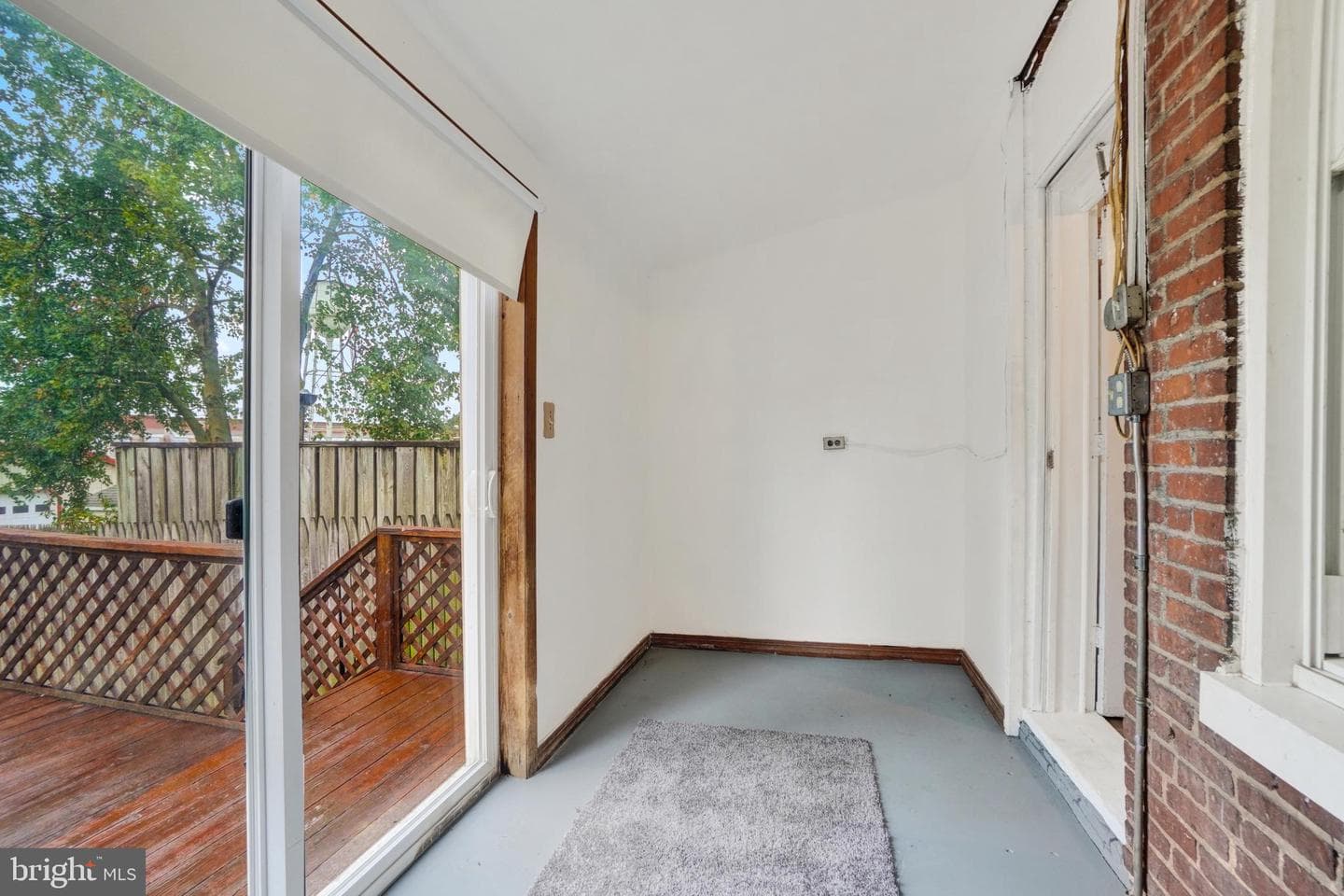 1543 W King Street photo 20