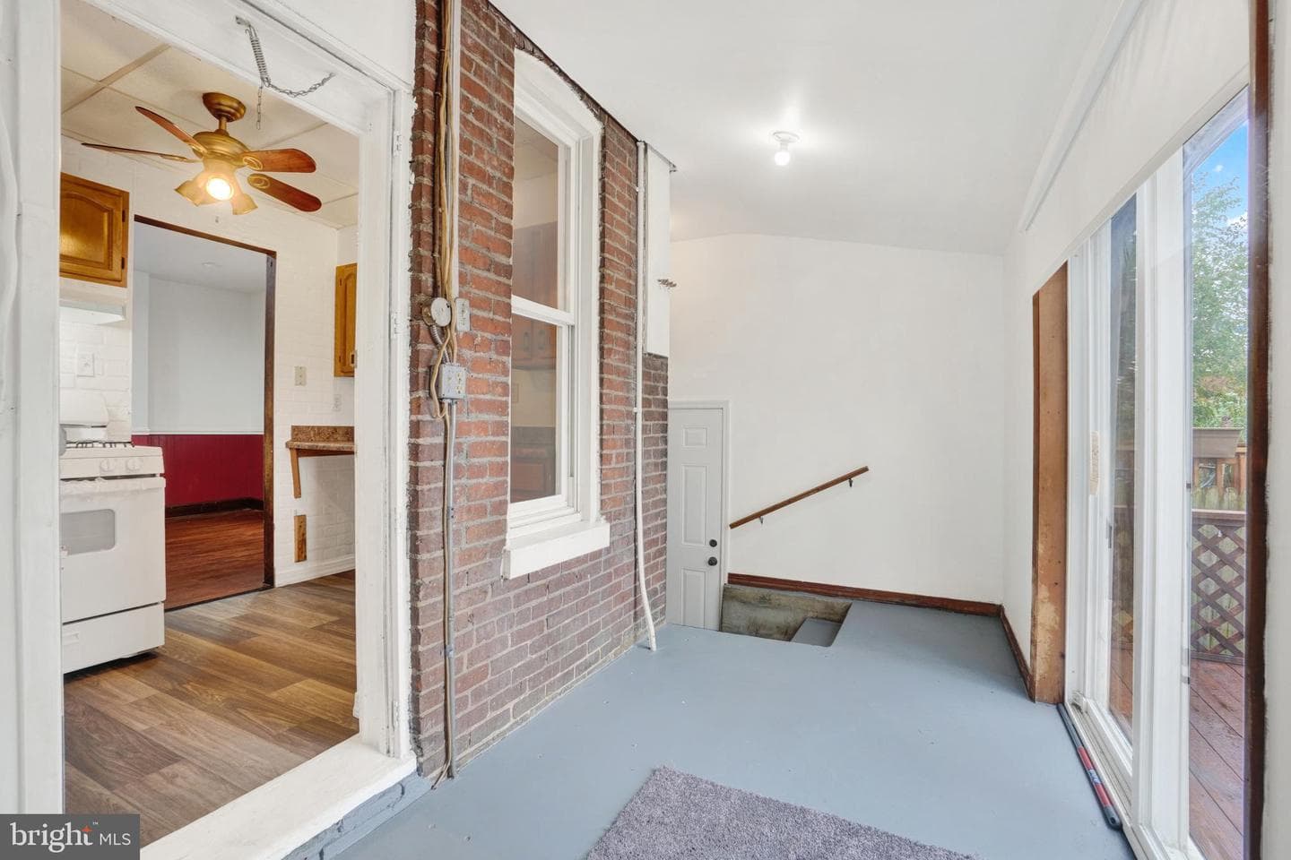1543 W King Street photo 21