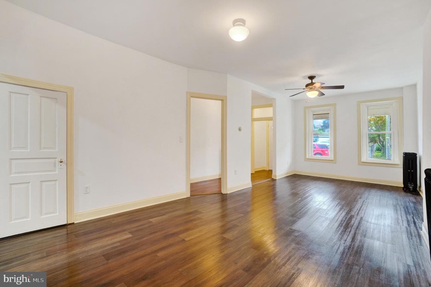 1543 W King Street photo 24