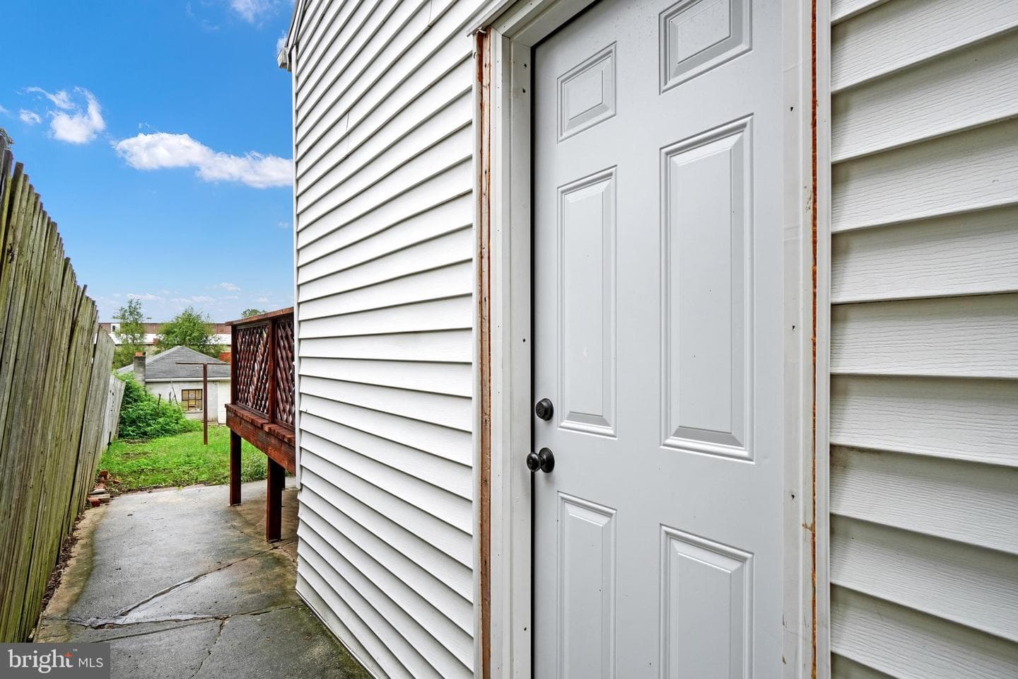 1543 W King Street photo 27