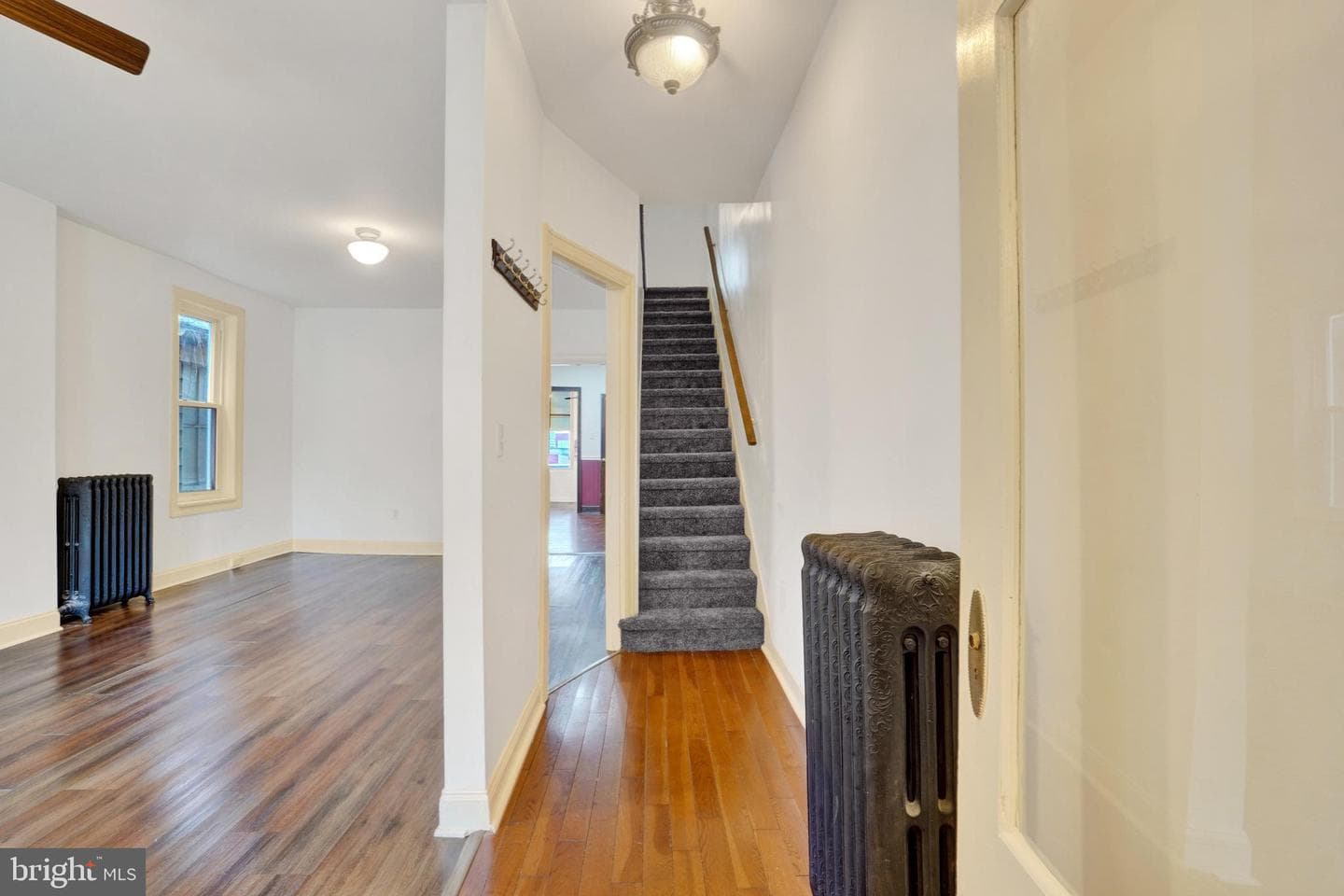1543 W King Street photo 5