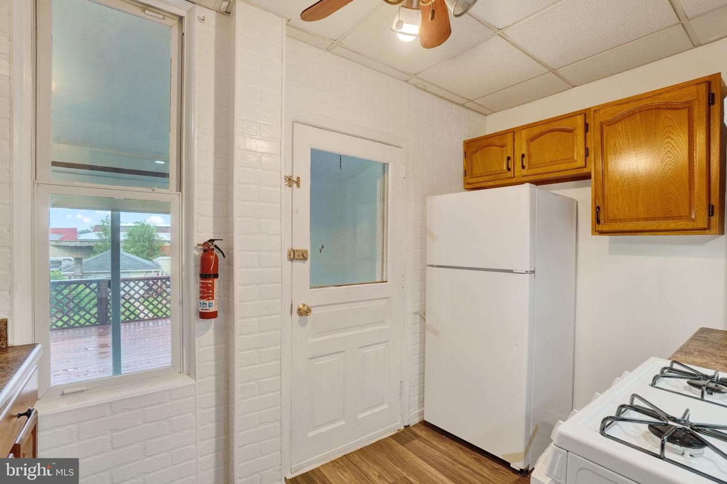 1543 W King Street photo 8